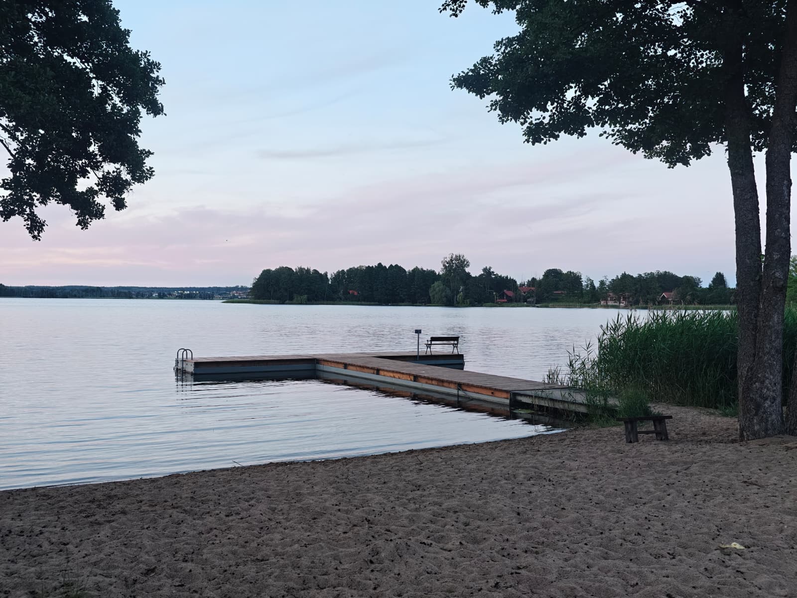Dorfstrand mit Slipanlage am Wulpińskie-See